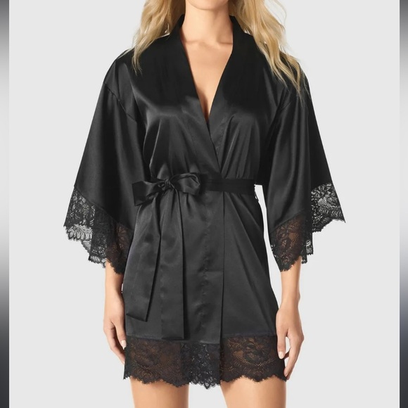 Sexy Satin Robe - Picture 1 of 8
